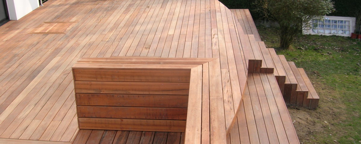 Terrasse en bois surélevé Esnault Paysagiste à Saumur